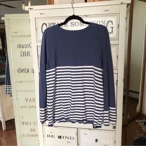 Super soft v-neck sweater by Hannah. Blue w/ white stripes. Size XL